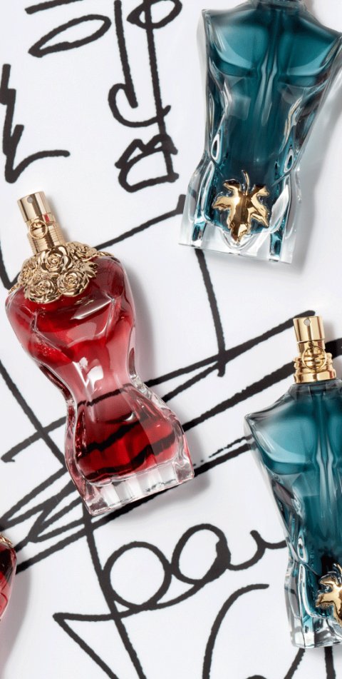 La Belle Eau de Parfum et Le Beau Eau de Toilette vue de haut, avec la signature Jean Paul Gaultier